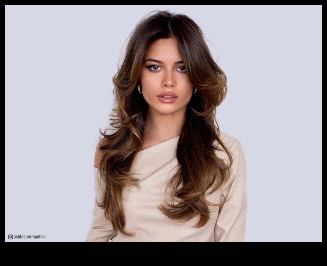 Brunette Hair and Business: Coafuri profesionale pentru birou